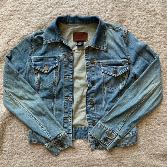 Calvin Klein light wash denim jacket - Picture 3 of 3